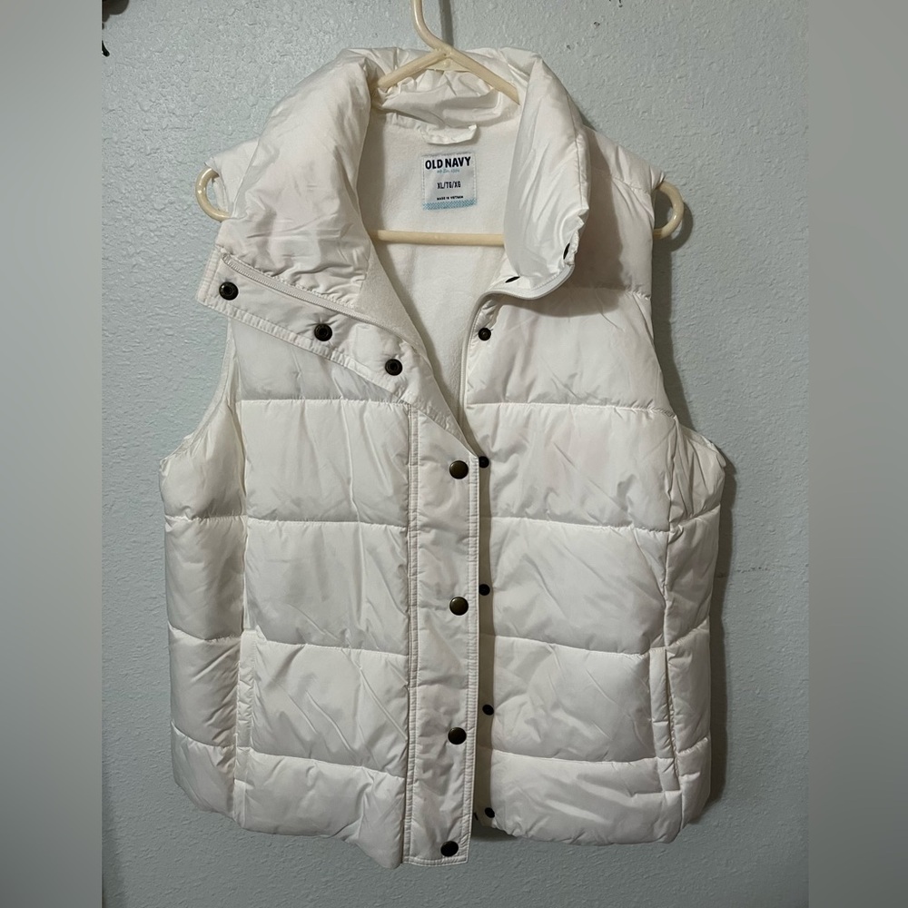 White vest